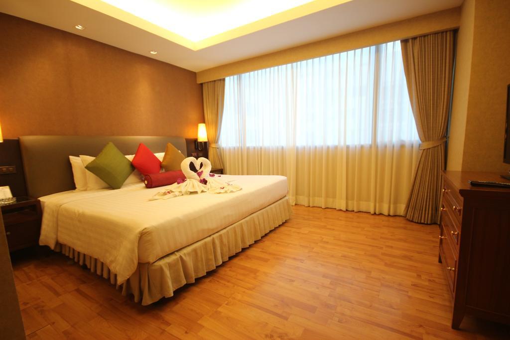 Rembrandt Suites Bangkok Bagian luar foto