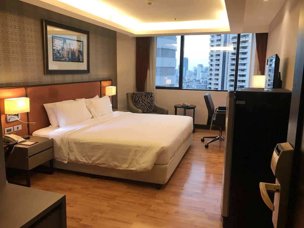 Rembrandt Suites Bangkok Bagian luar foto