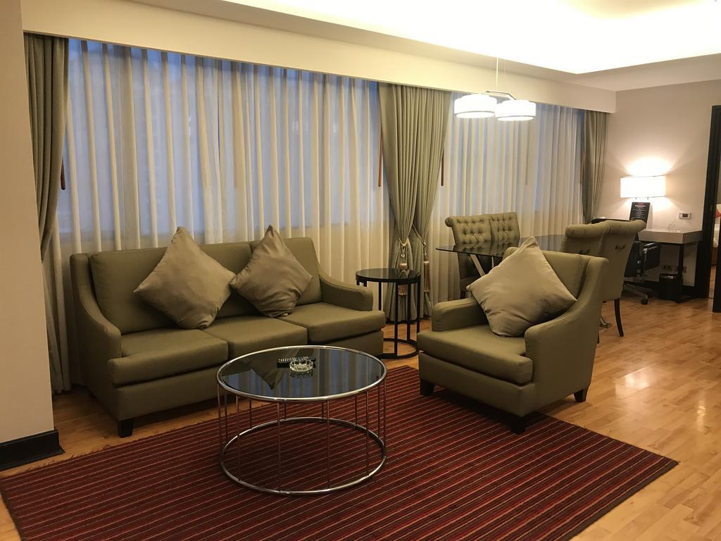 Rembrandt Suites Bangkok Bagian luar foto