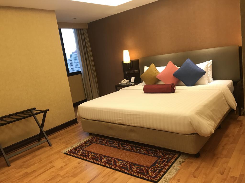 Rembrandt Suites Bangkok Bagian luar foto