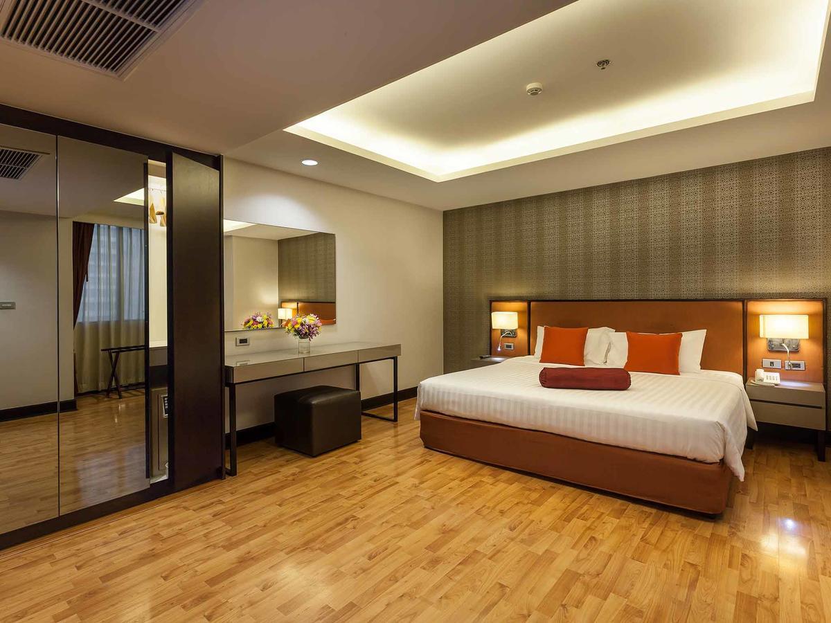 Rembrandt Suites Bangkok Bagian luar foto