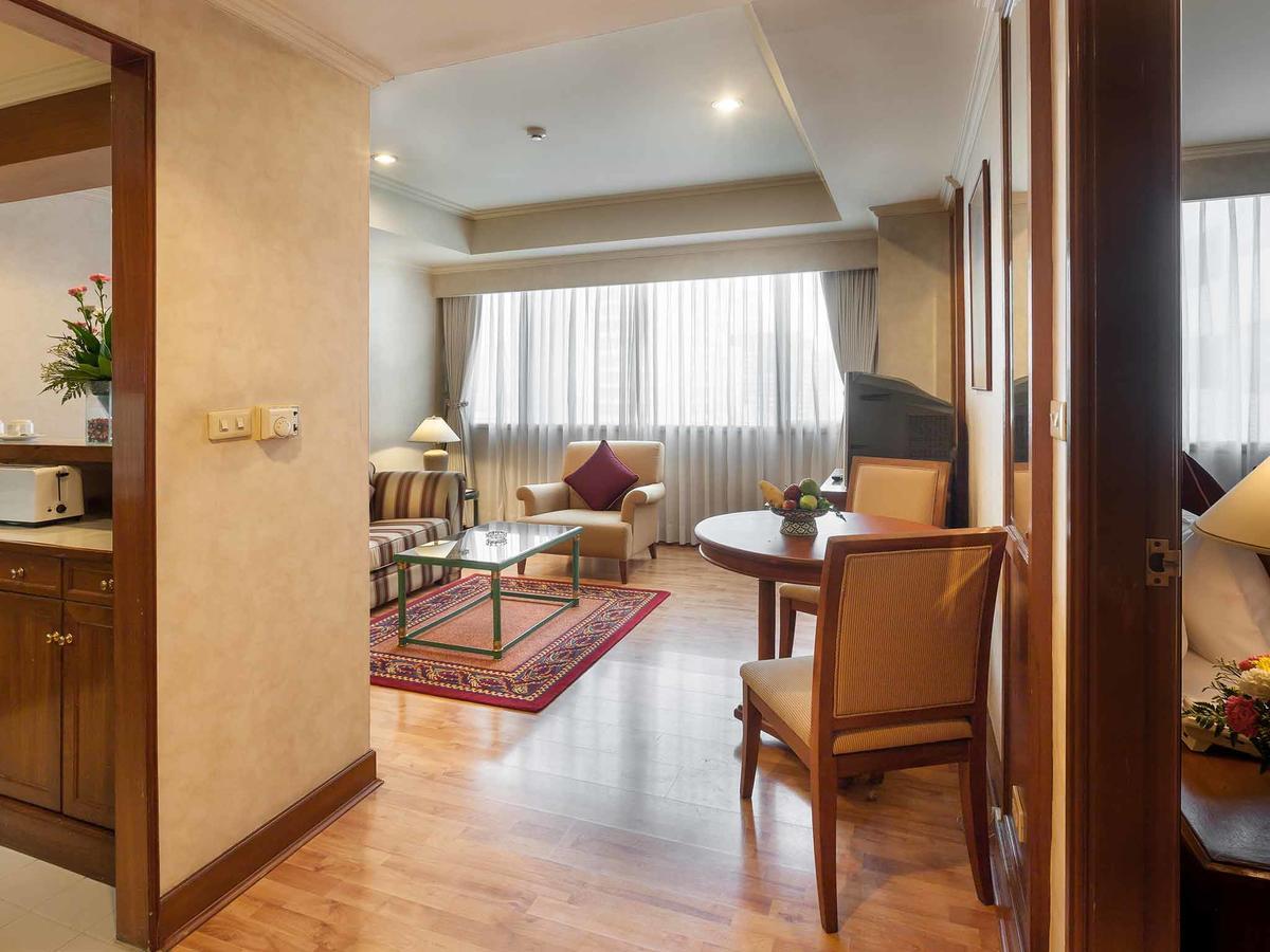 Rembrandt Suites Bangkok Bagian luar foto